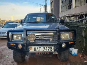 Toyota Hilux 2002 Gray