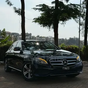 Mercedes-Benz E200 2016 Black