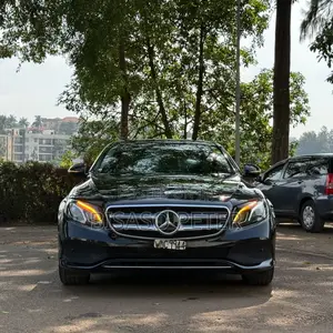 Mercedes-Benz E200 2016 Black