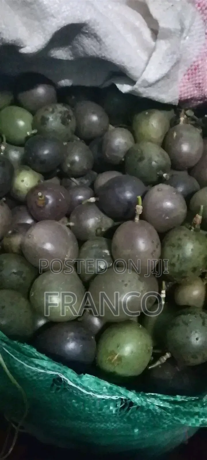 Fresh Passion Fruits