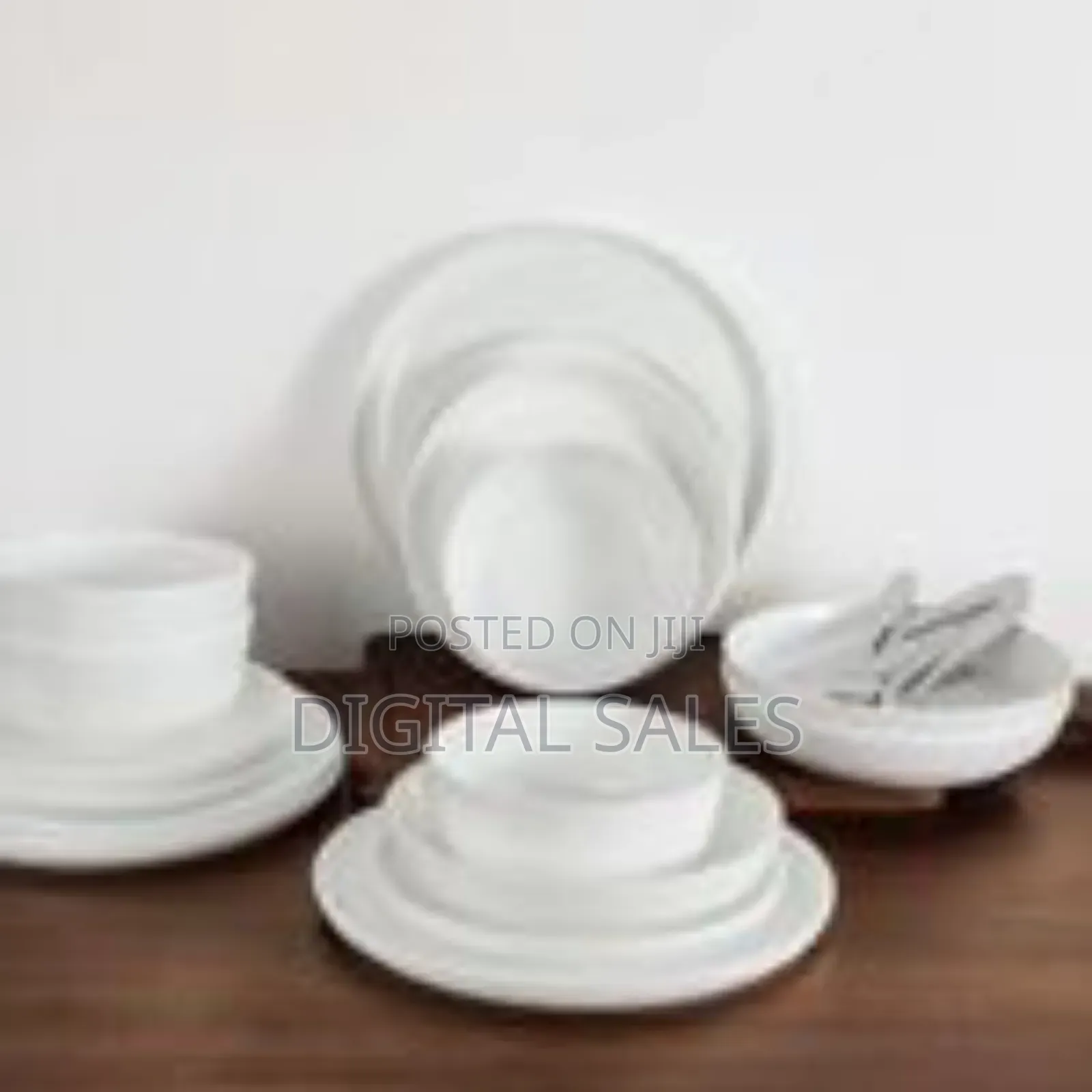 Modern 16-Piece Contemporary Dinnerware Set - Multicolor