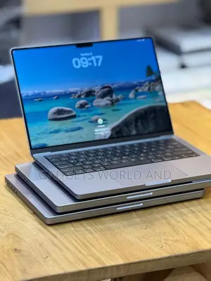 New Laptop Apple MacBook Pro 2021 M1 32GB Apple M1 SSD 512GB