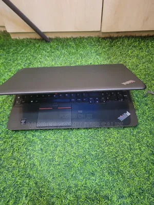Laptop Lenovo ThinkPad Edge E550 4GB Intel Core I3 HDD 500GB