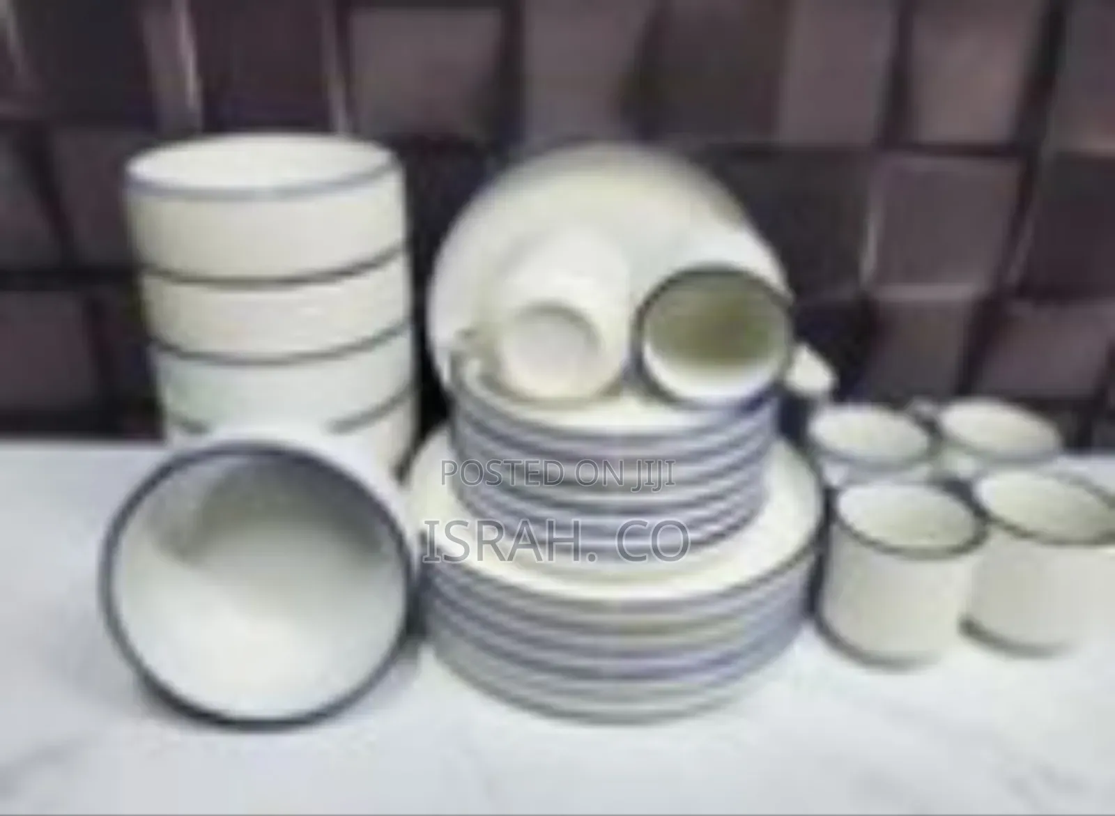 24 Pieces Ceramic Dinnerware Set