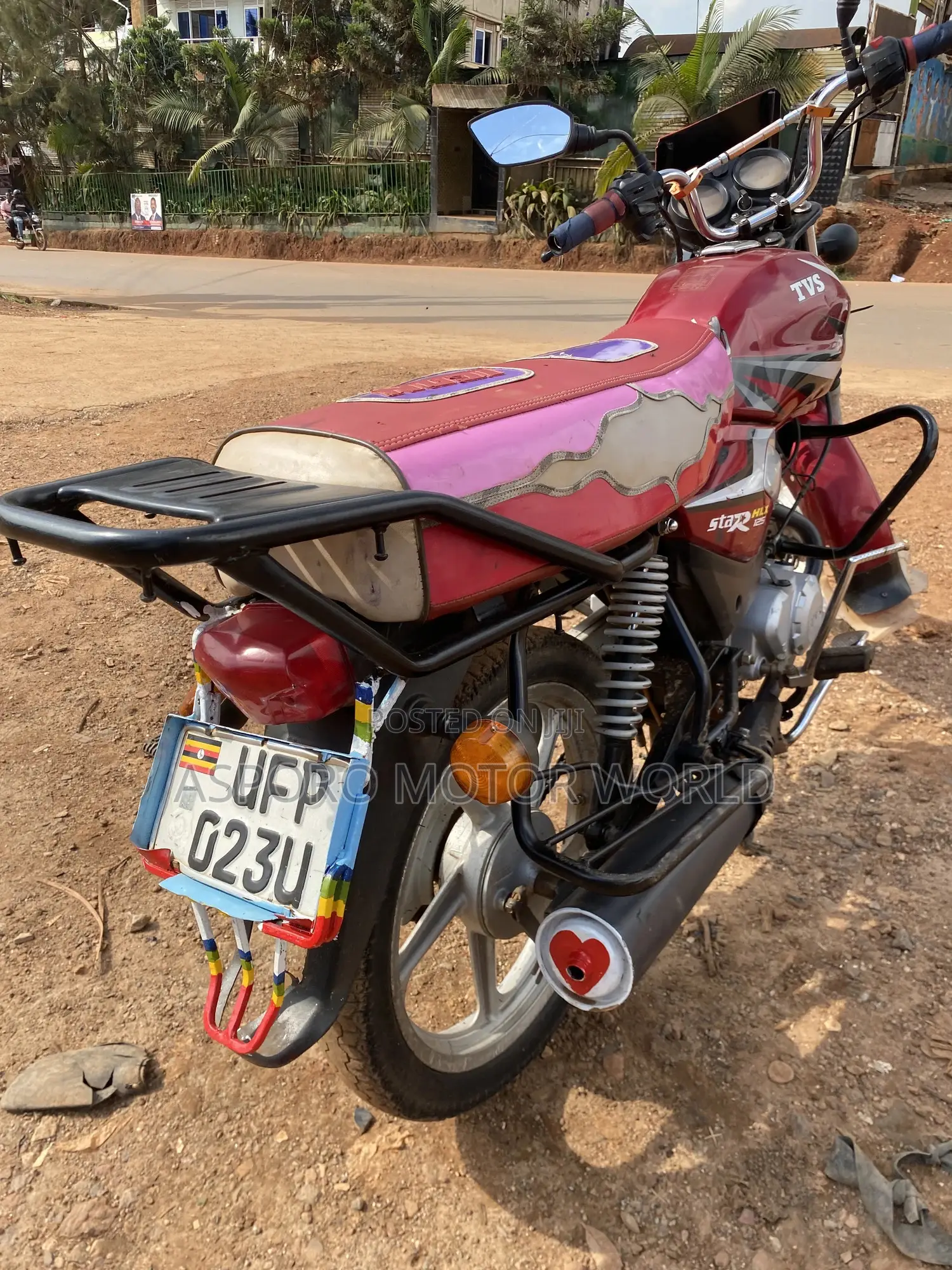 TVS HLX 125 2022 Red