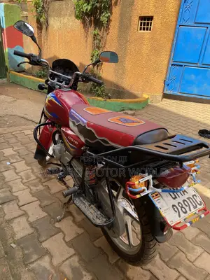 Bajaj CT 125X 2025 Red