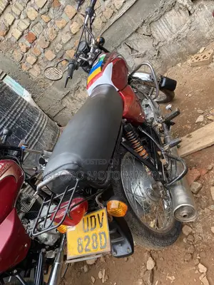 Bajaj Boxer 100 2018 Red