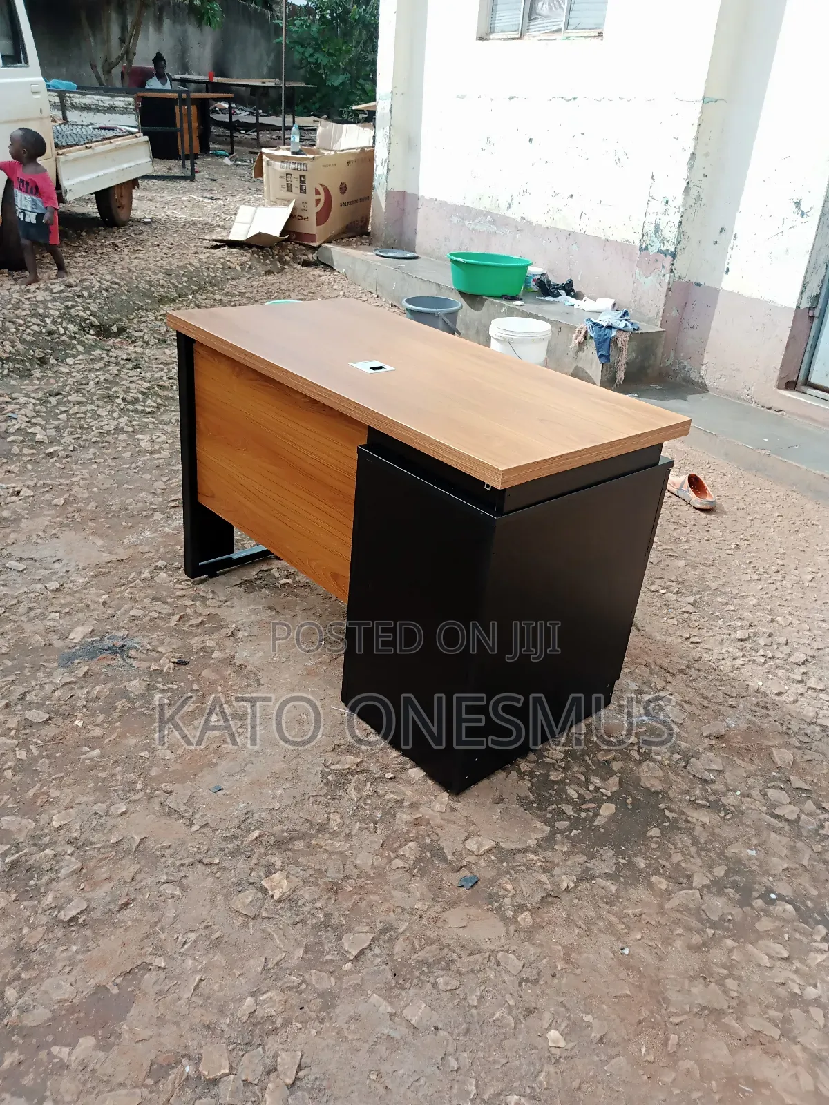 Office Desk With Metallic Stands