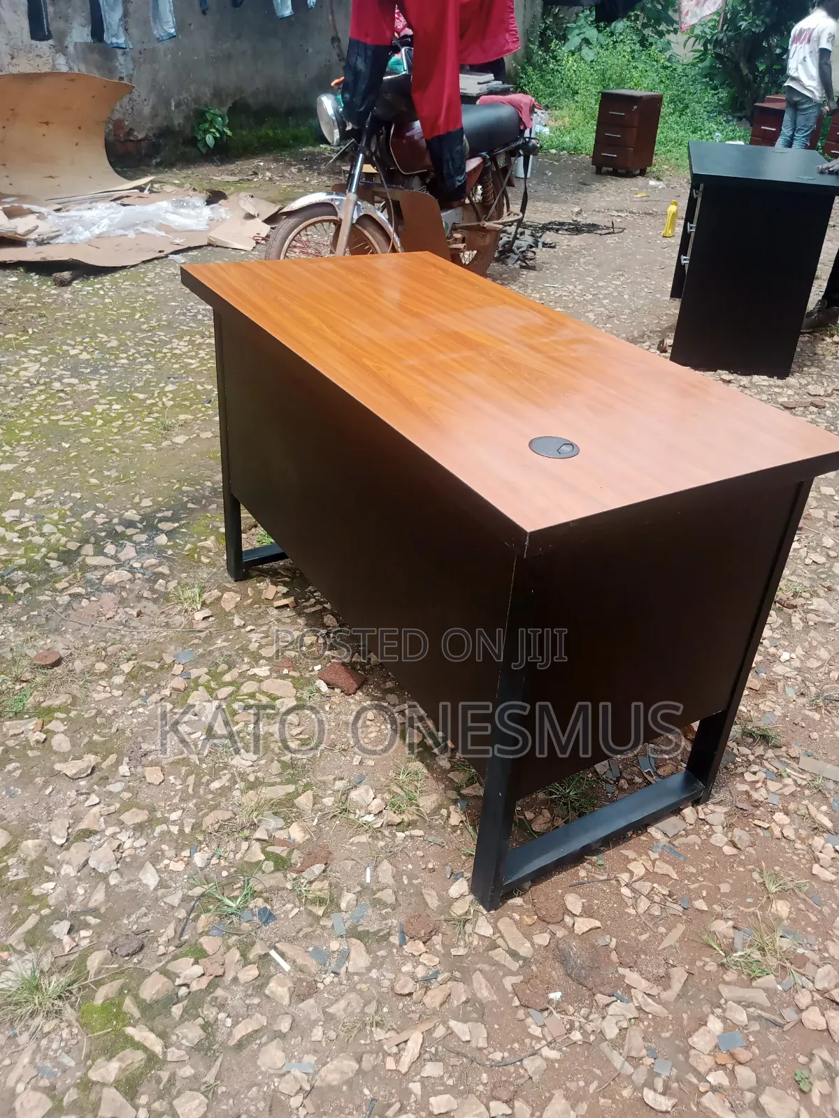 Office Desk With Metallic Stands