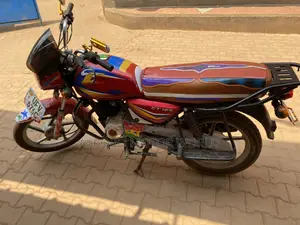 Bajaj CT 125X 2023 Red