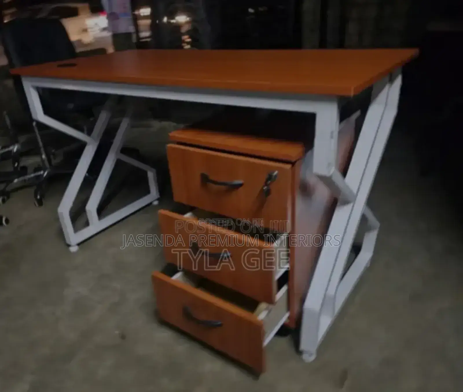 Metallic Office Table/Office Table/Reading Desk/Offices Tables045