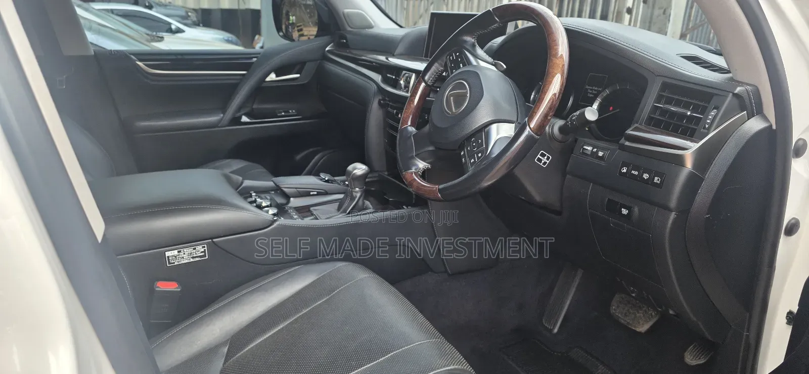 Lexus LS 2018 White