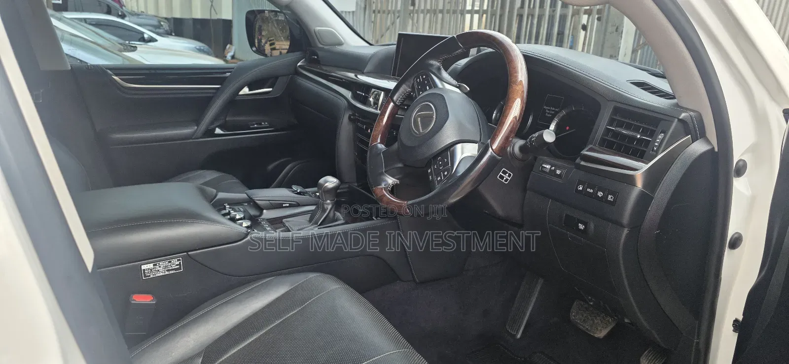 Lexus LS 2018 White