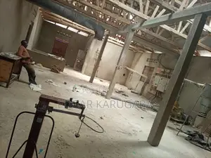 Warehouse and 5 Boys Quarter Rooms