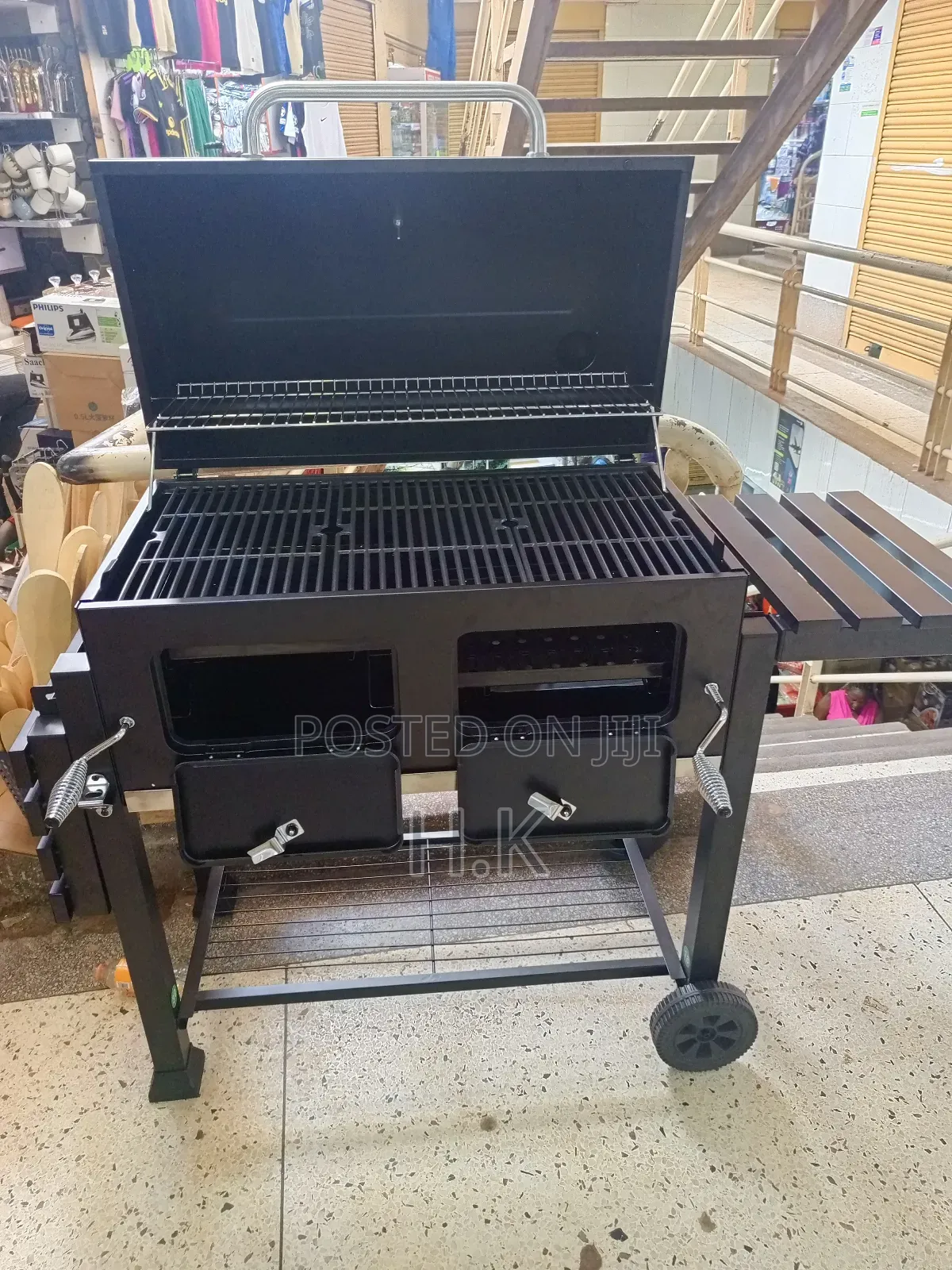 Sophia William Extra-large, Heavy-duty Charcoal Bbq Grill.