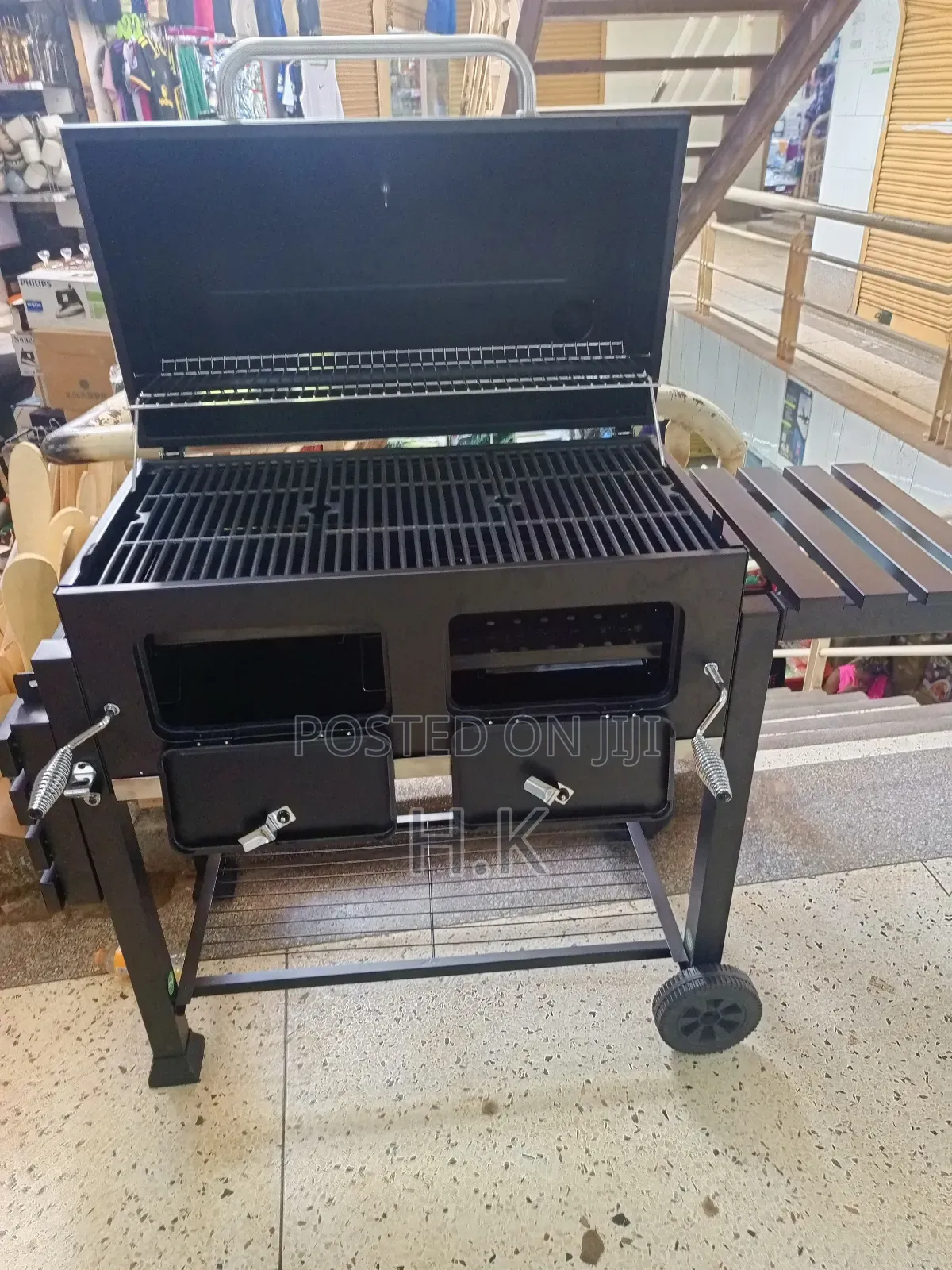 Sophia William Extra-large, Heavy-duty Charcoal Bbq Grill.