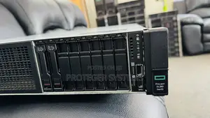 Server HP ProLiant DL380 Gen10 32GB Intel Xeon HDD+SSD 2T