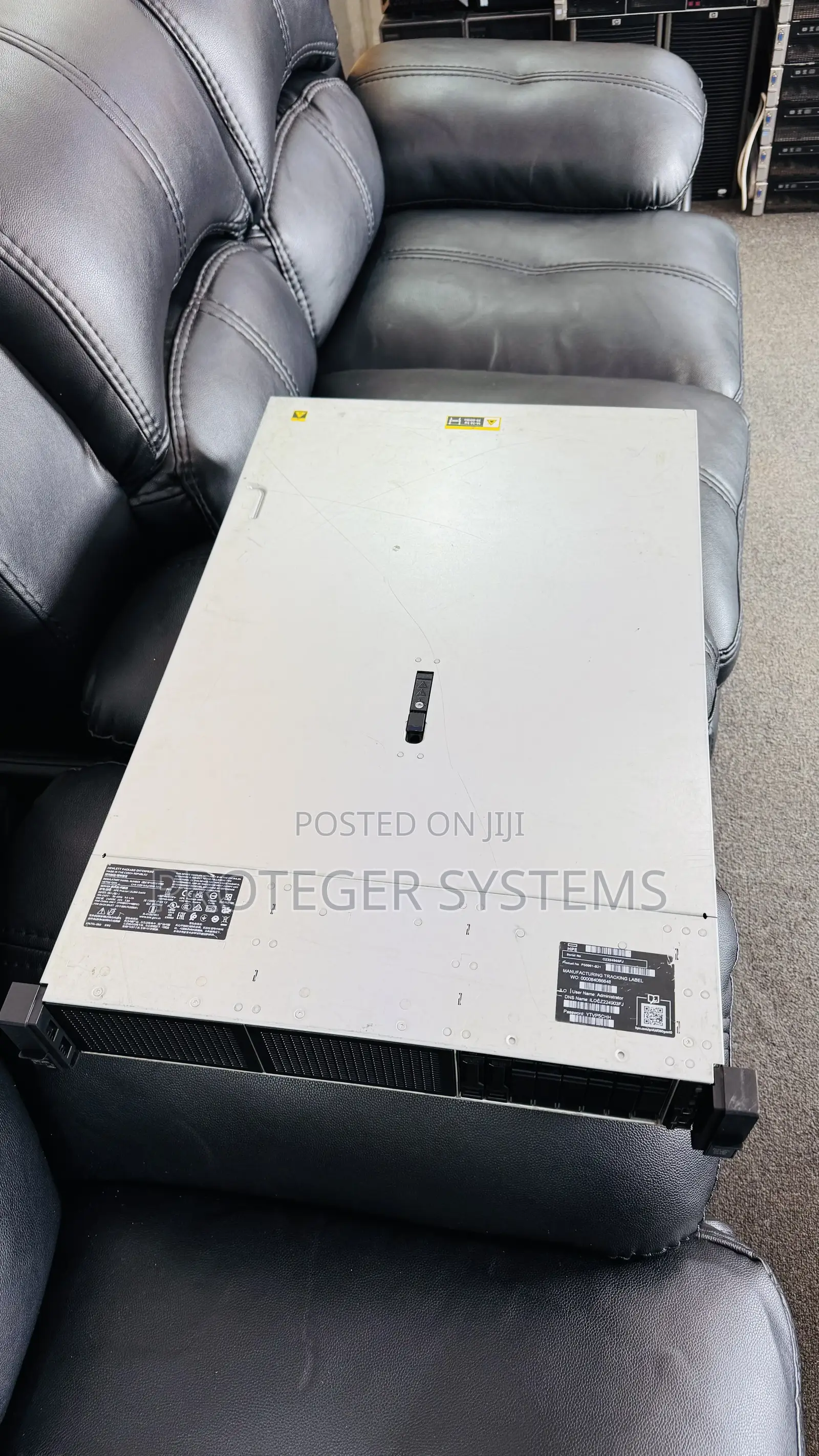 Server HP ProLiant DL380 Gen10 32GB Intel Xeon HDD+SSD 2T