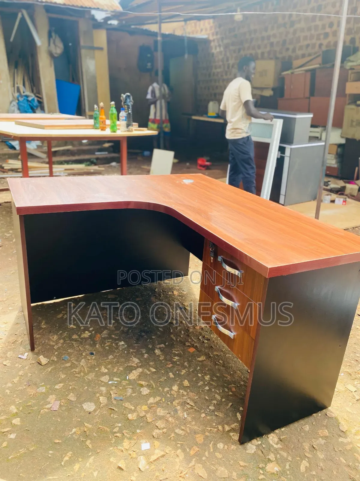 Ccurved Tables