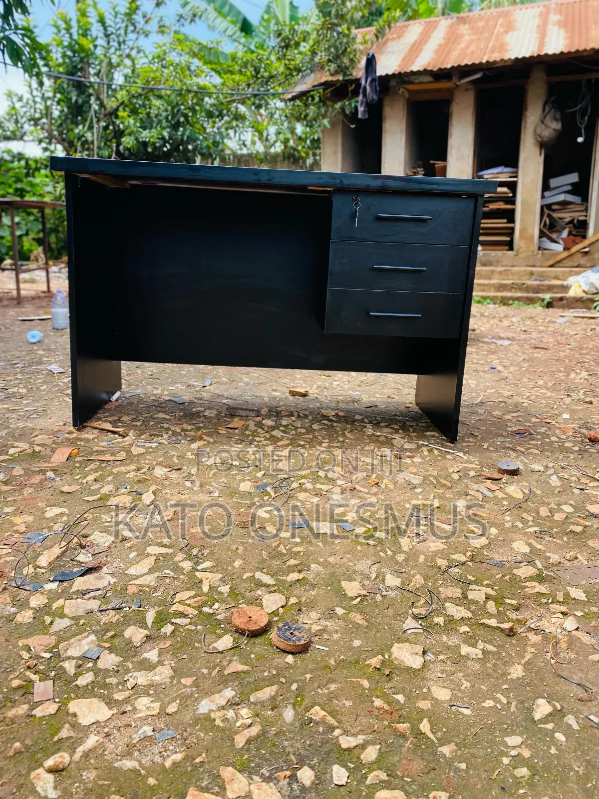 Offiexecutive Tables With Designs