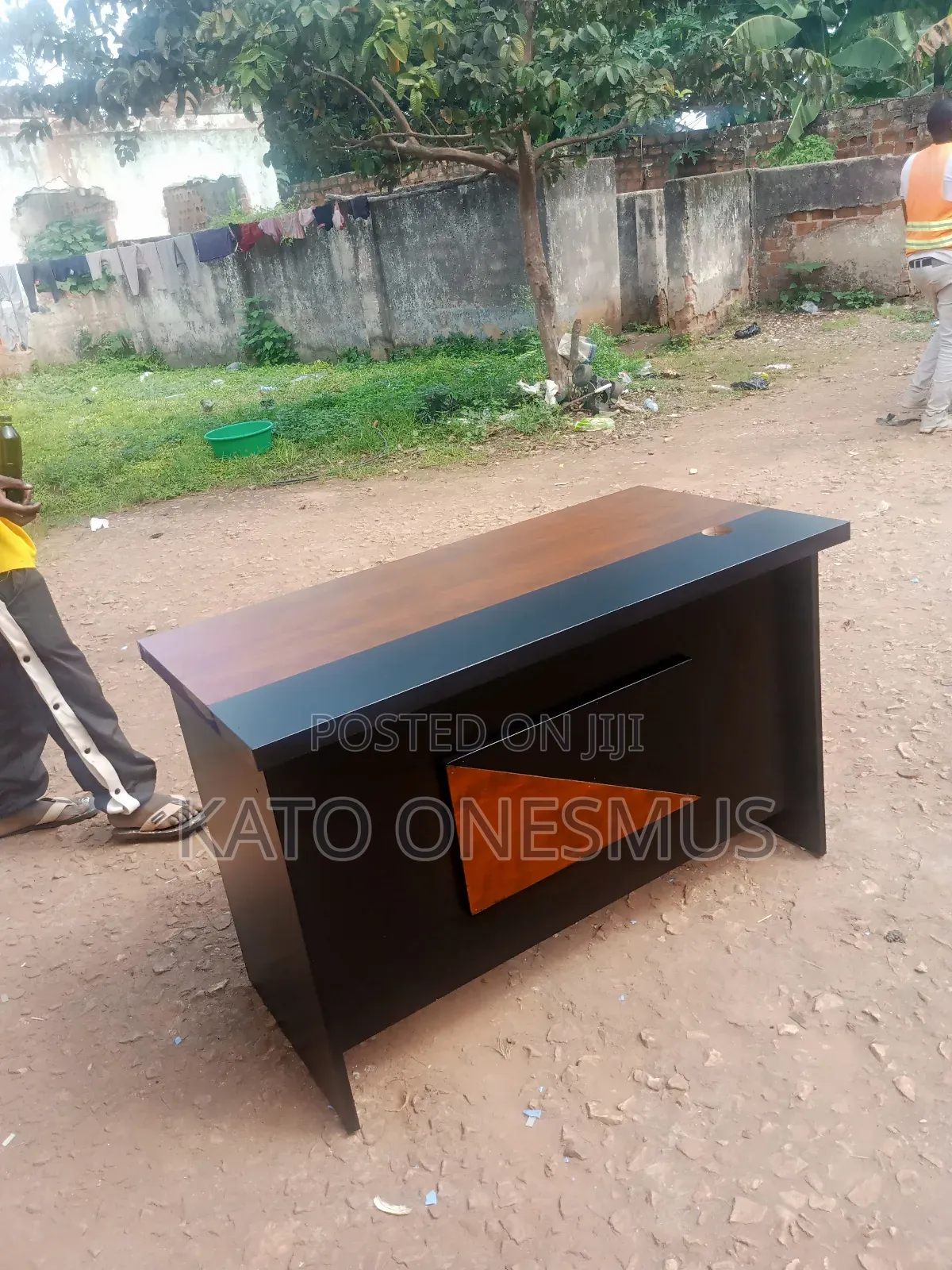 Offiexecutive Tables With Designs