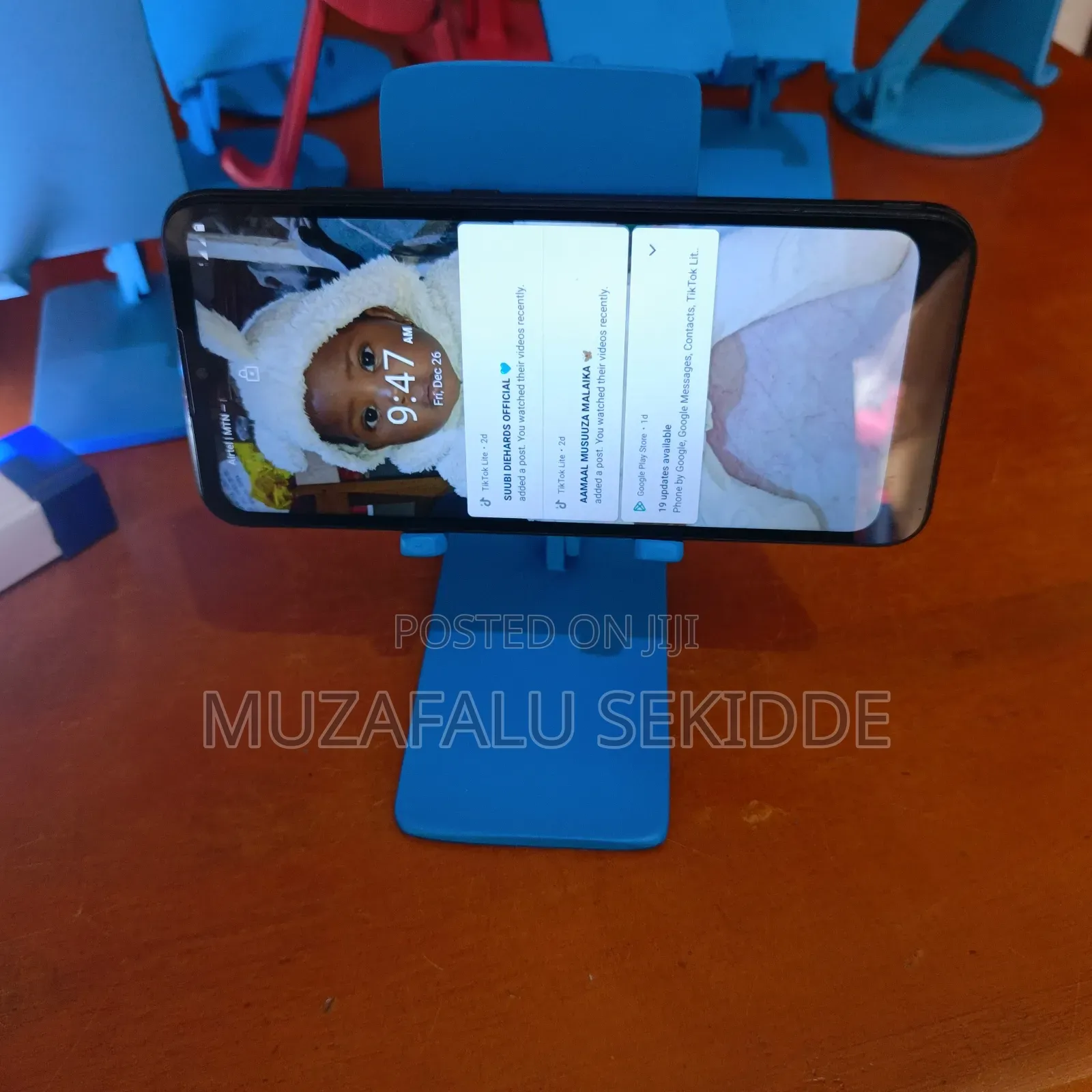 Phone Holding Stand Adjustable