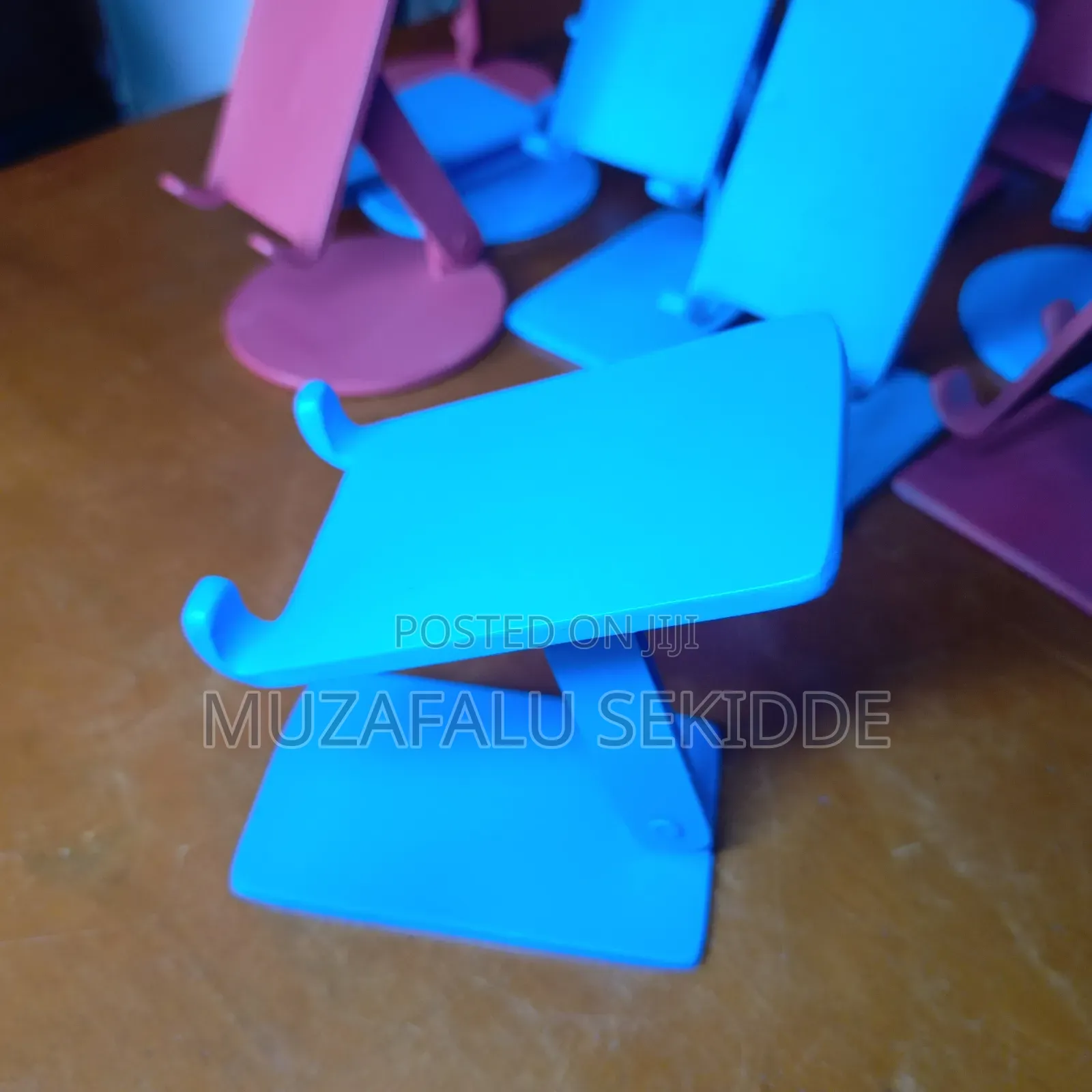 Phone Holding Stand Adjustable