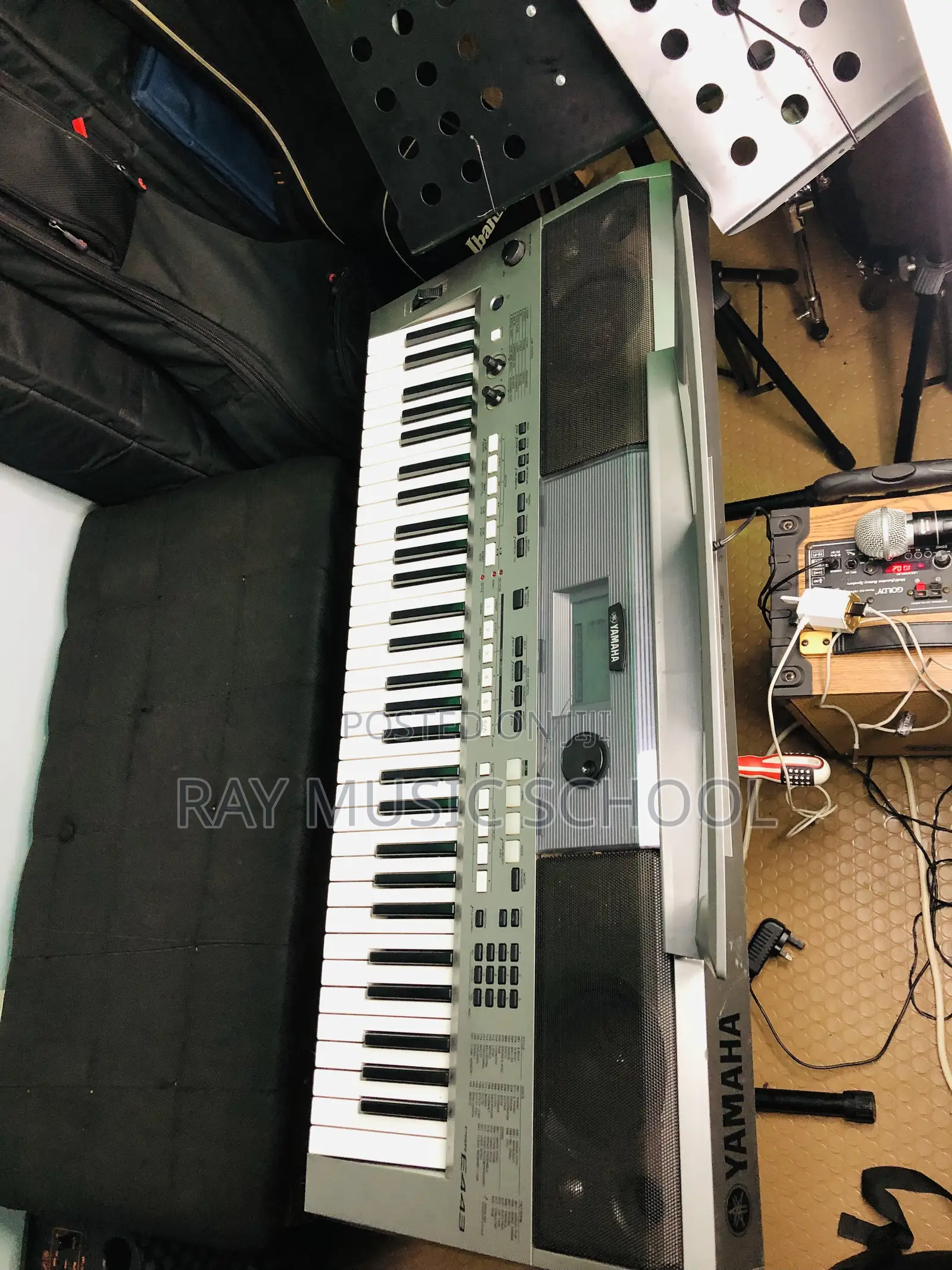 Yamaha PSR 443 on Sale