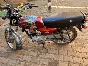Bajaj Boxer 100 2022 Red