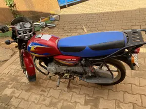 Bajaj CT 125X 2024 Red