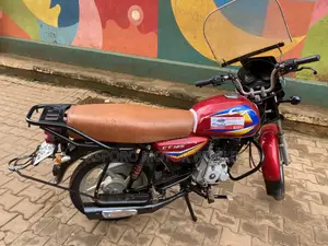 Bajaj CT 125X 2023 Red