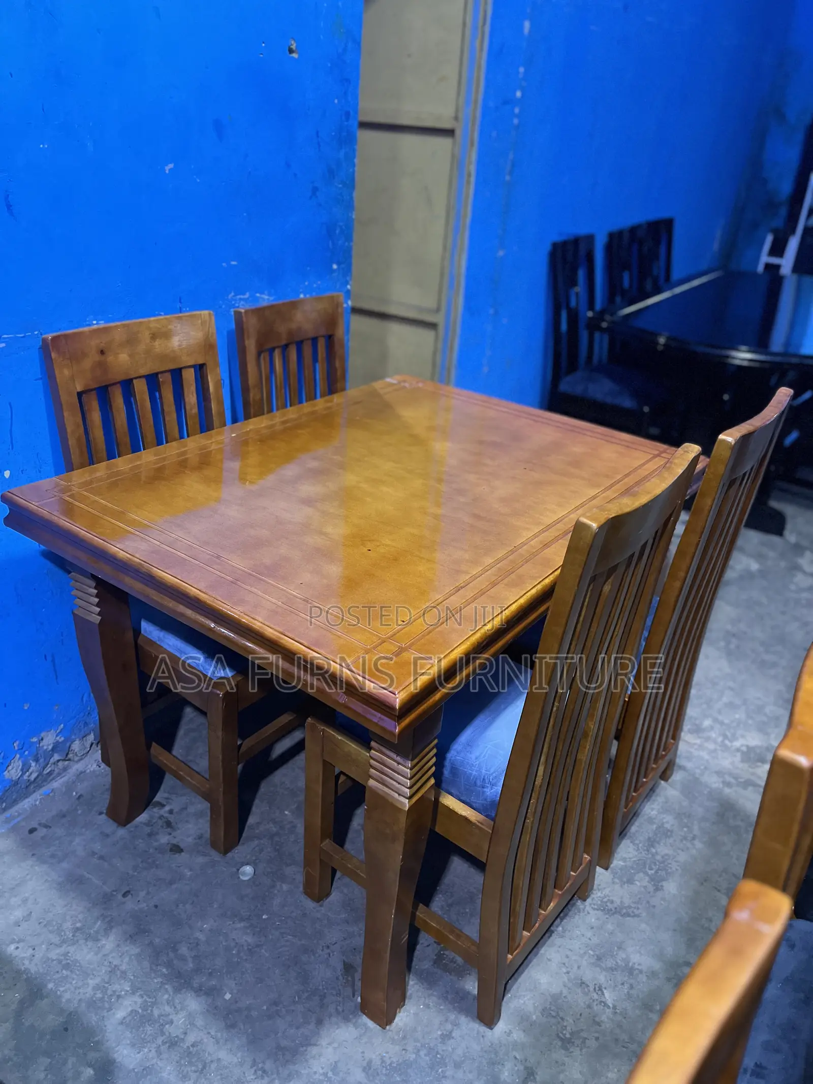 4 Seater Dining Table