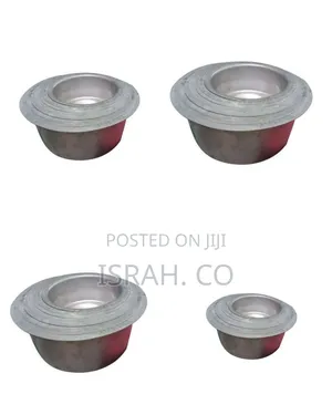 8 Piece Set of Aluminum Saucepans - Silver