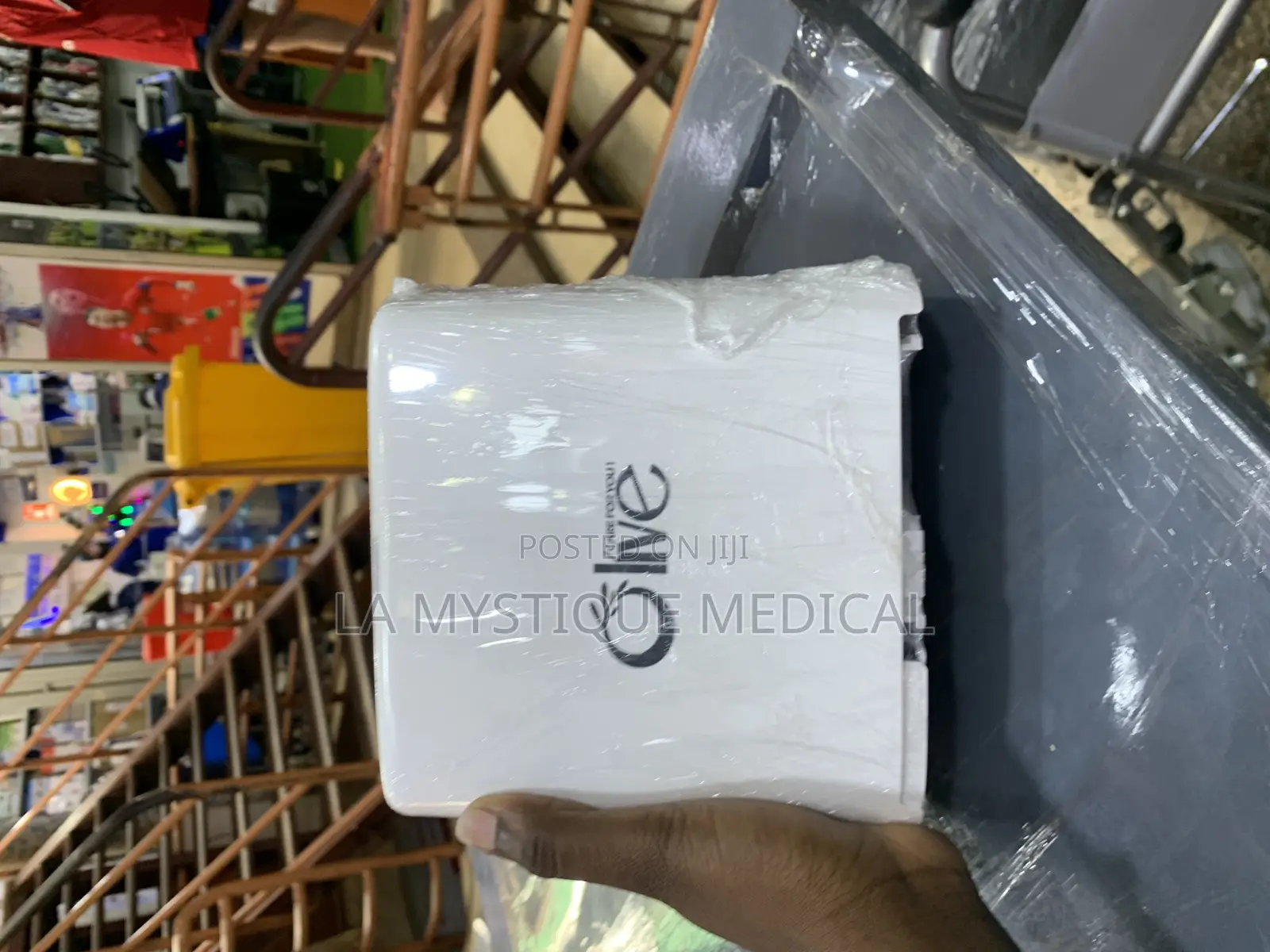 Olive Battery Rechargeable Oxygen Concentrator