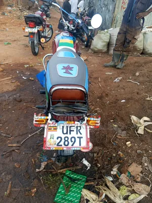 Bajaj Boxer 100 2022 Red