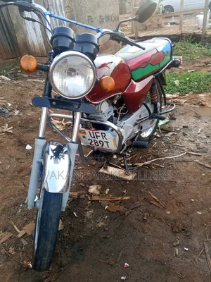 Bajaj Boxer 100 2022 Red