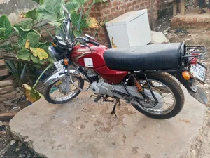 Bajaj Boxer 100 2022 Red
