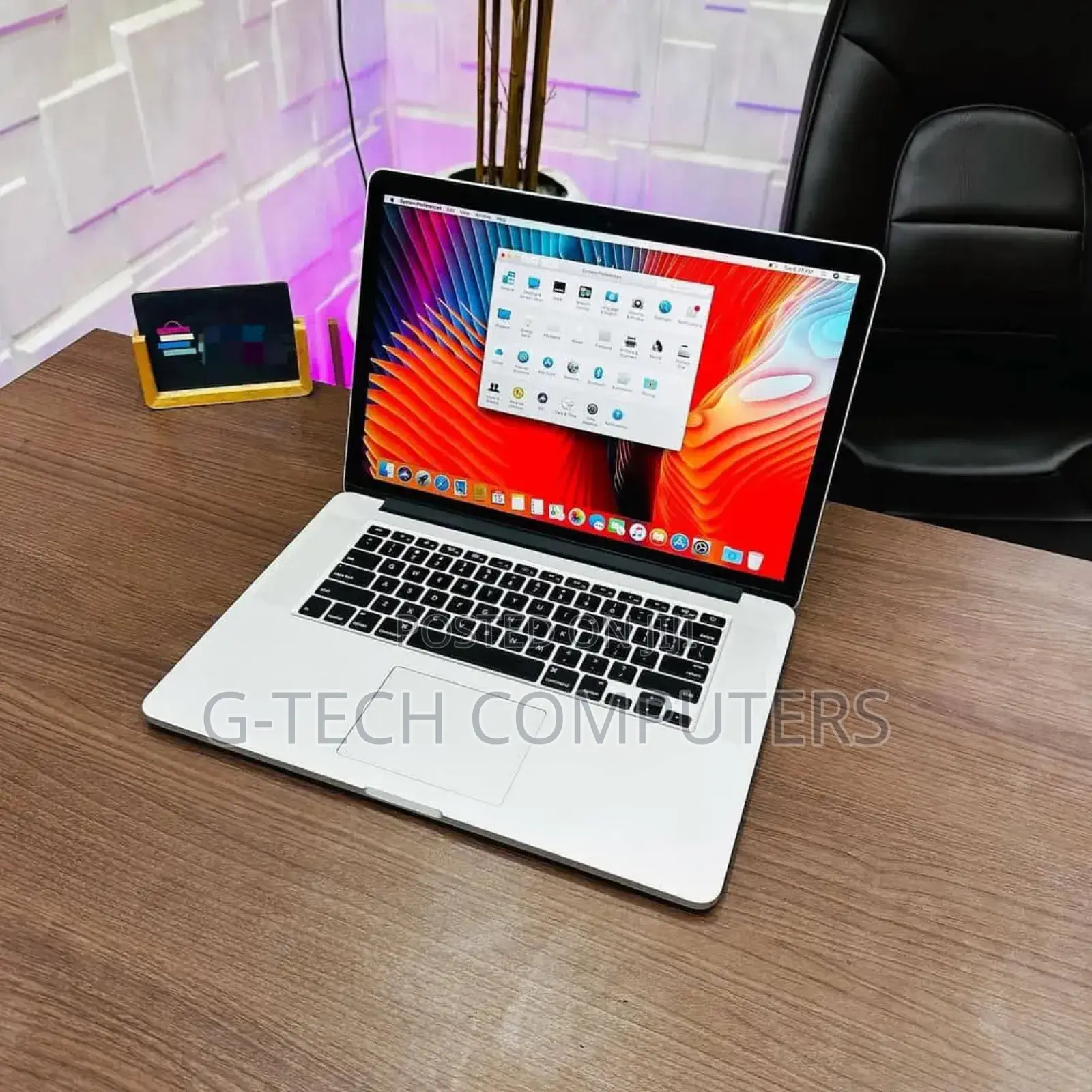New Laptop Apple MacBook Pro 2013 8GB Intel Core I7 SSD 256GB
