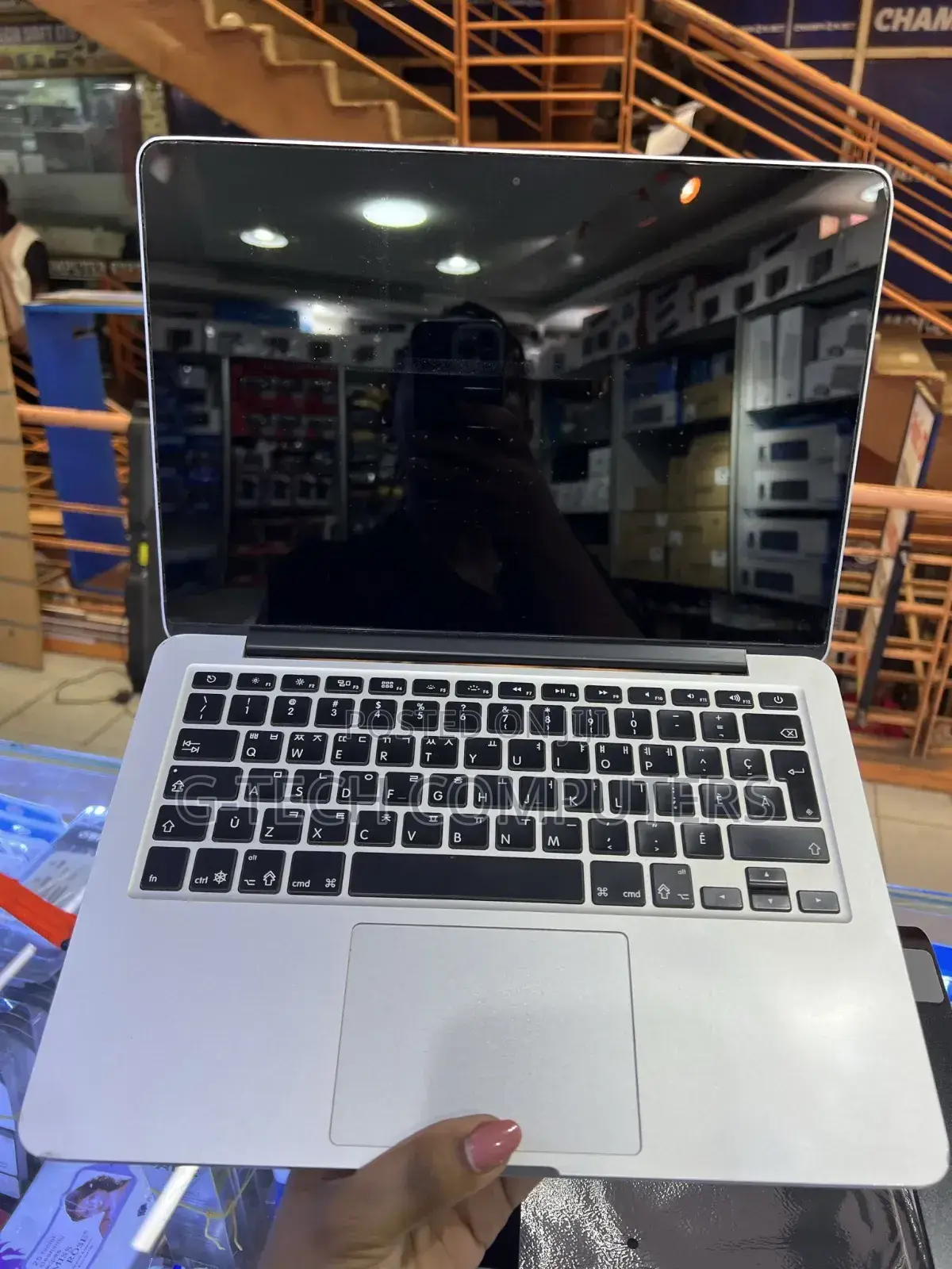 New Laptop Apple MacBook Pro 2013 8GB Intel Core I7 SSD 256GB