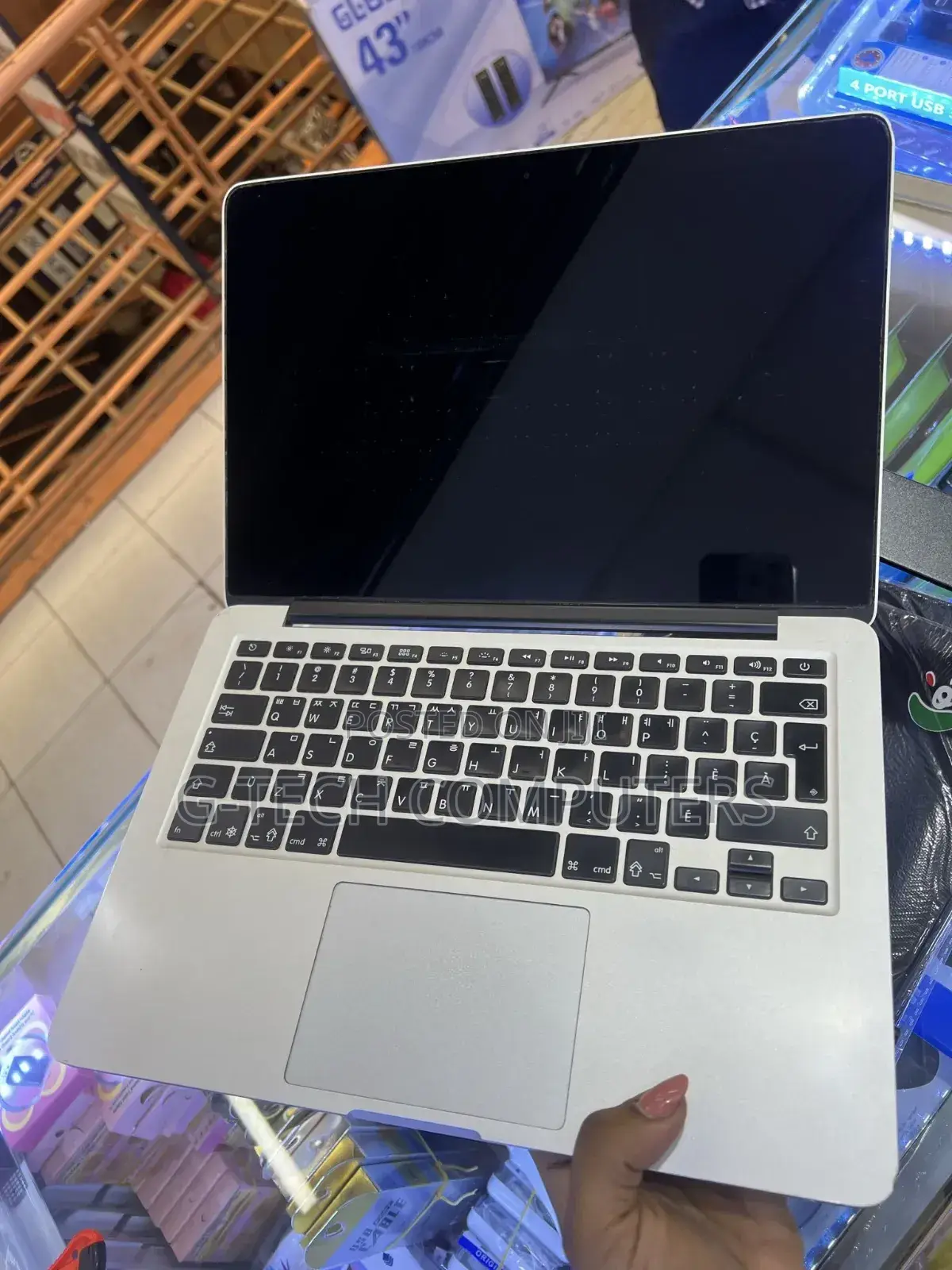 New Laptop Apple MacBook Pro 2013 8GB Intel Core I7 SSD 256GB