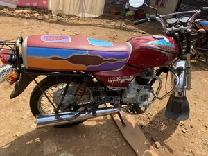 Bajaj Boxer 100 2022 Red