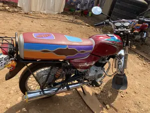 Bajaj Boxer 100 2022 Red