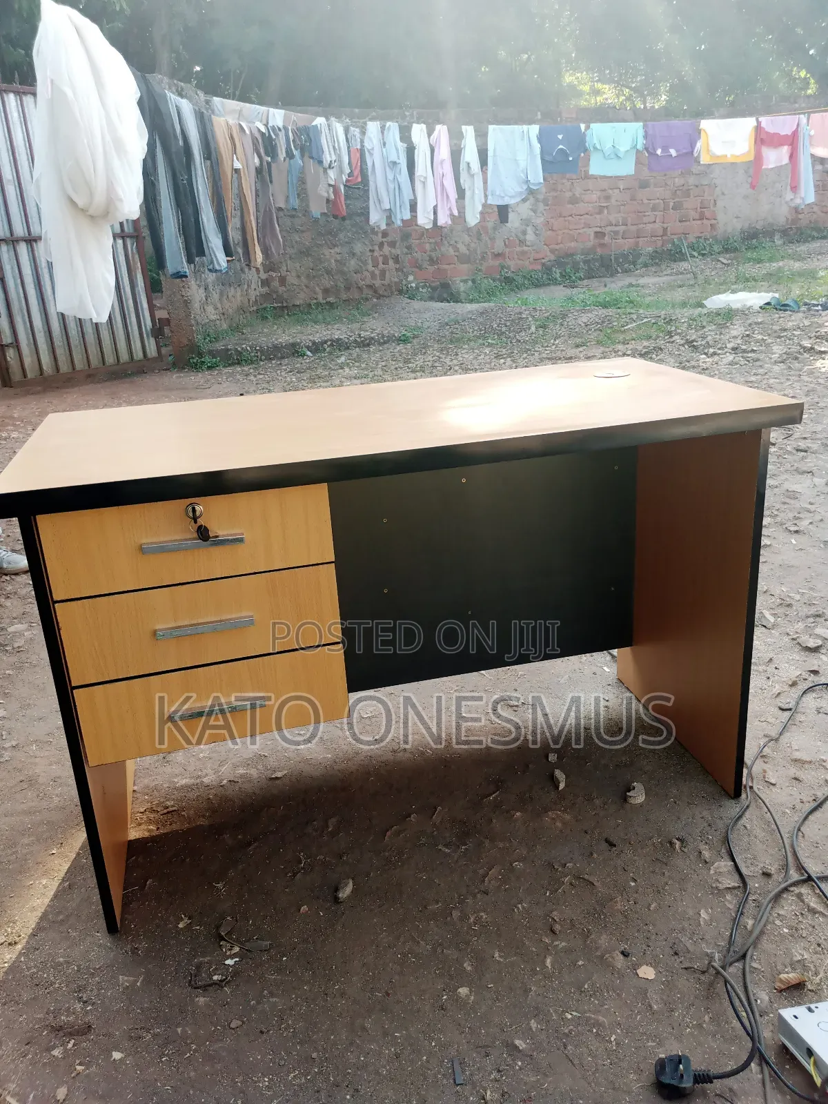 Single Desks