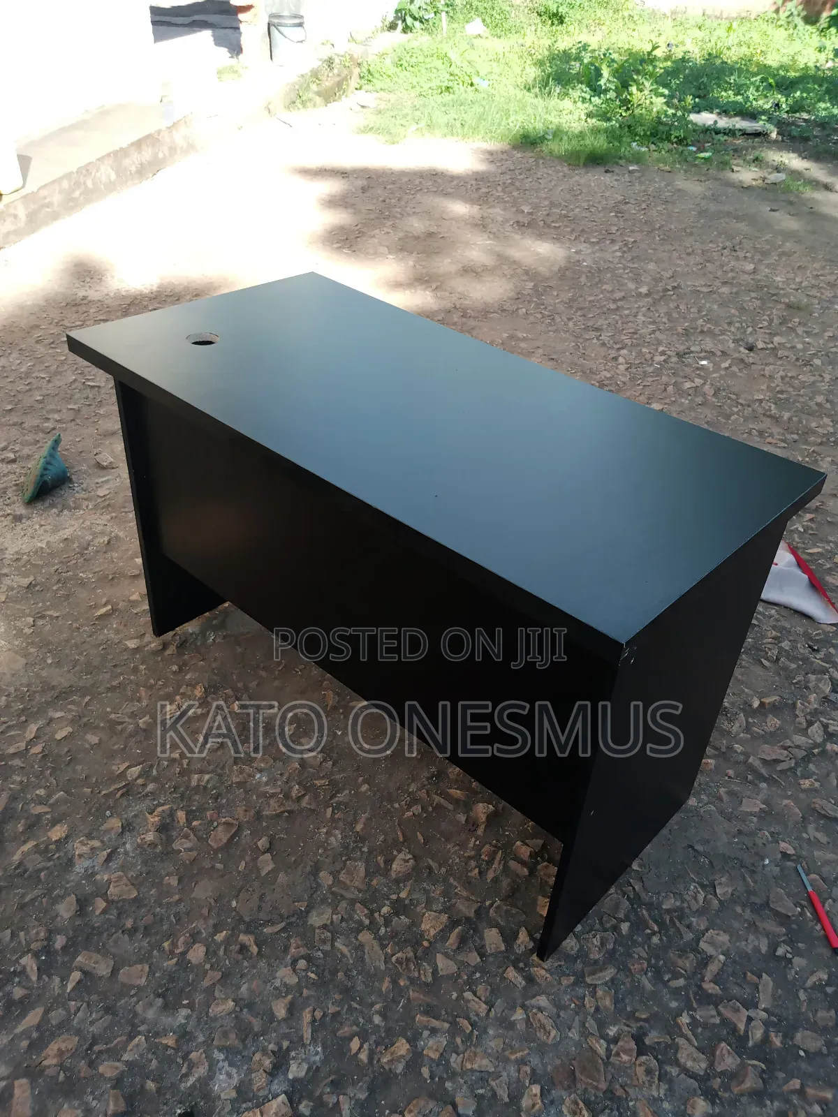 Single Desks