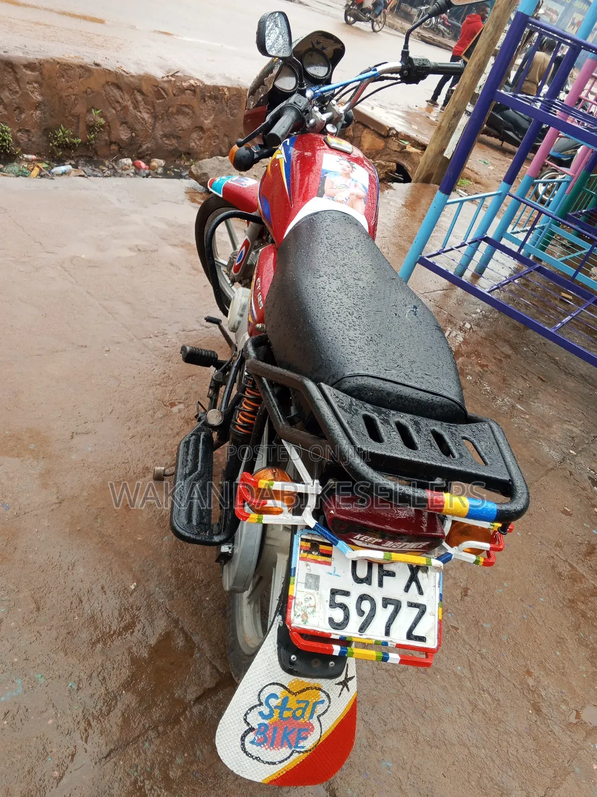 Bajaj Boxer 125 2023 Red