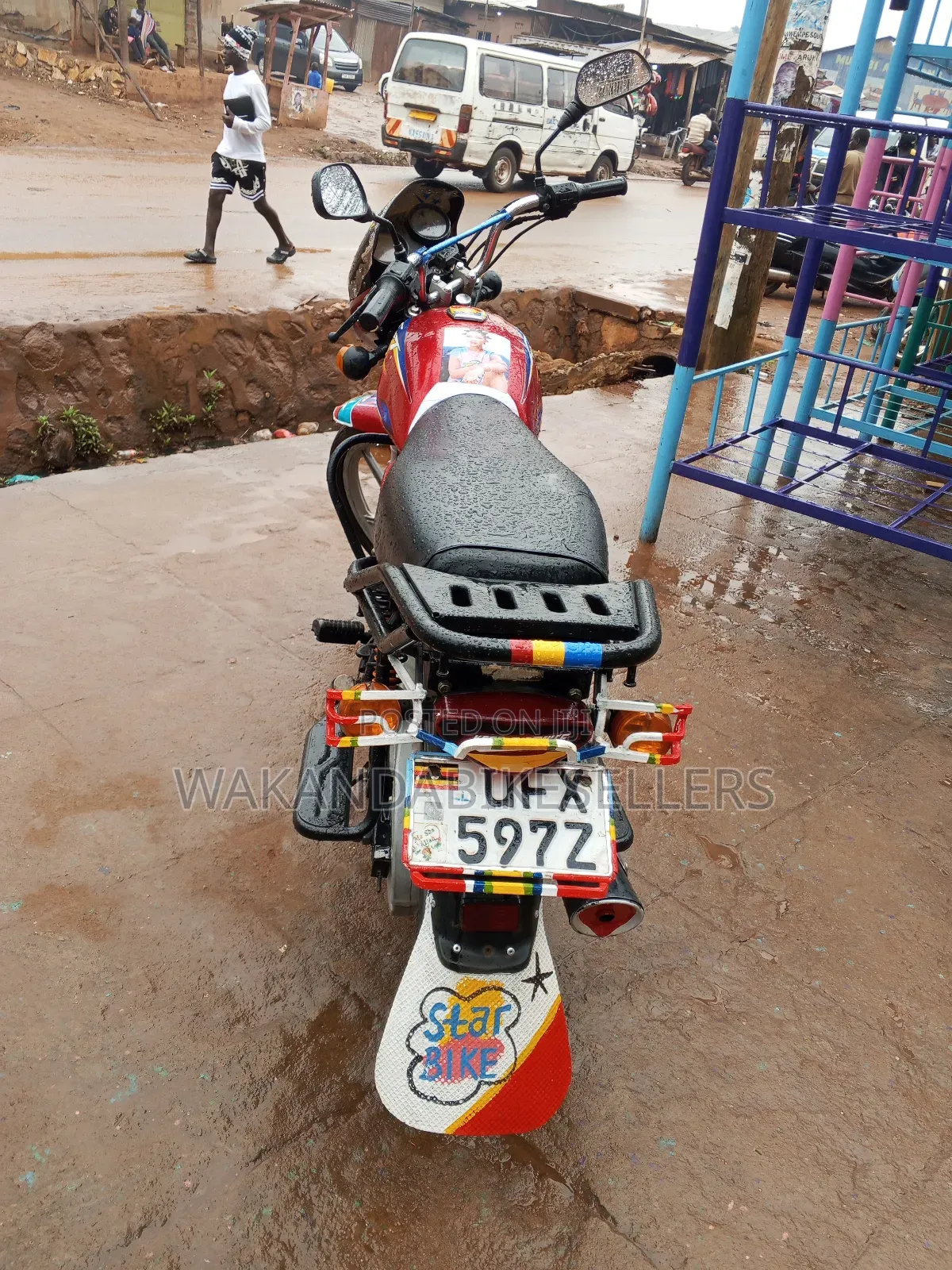 Bajaj Boxer 125 2023 Red
