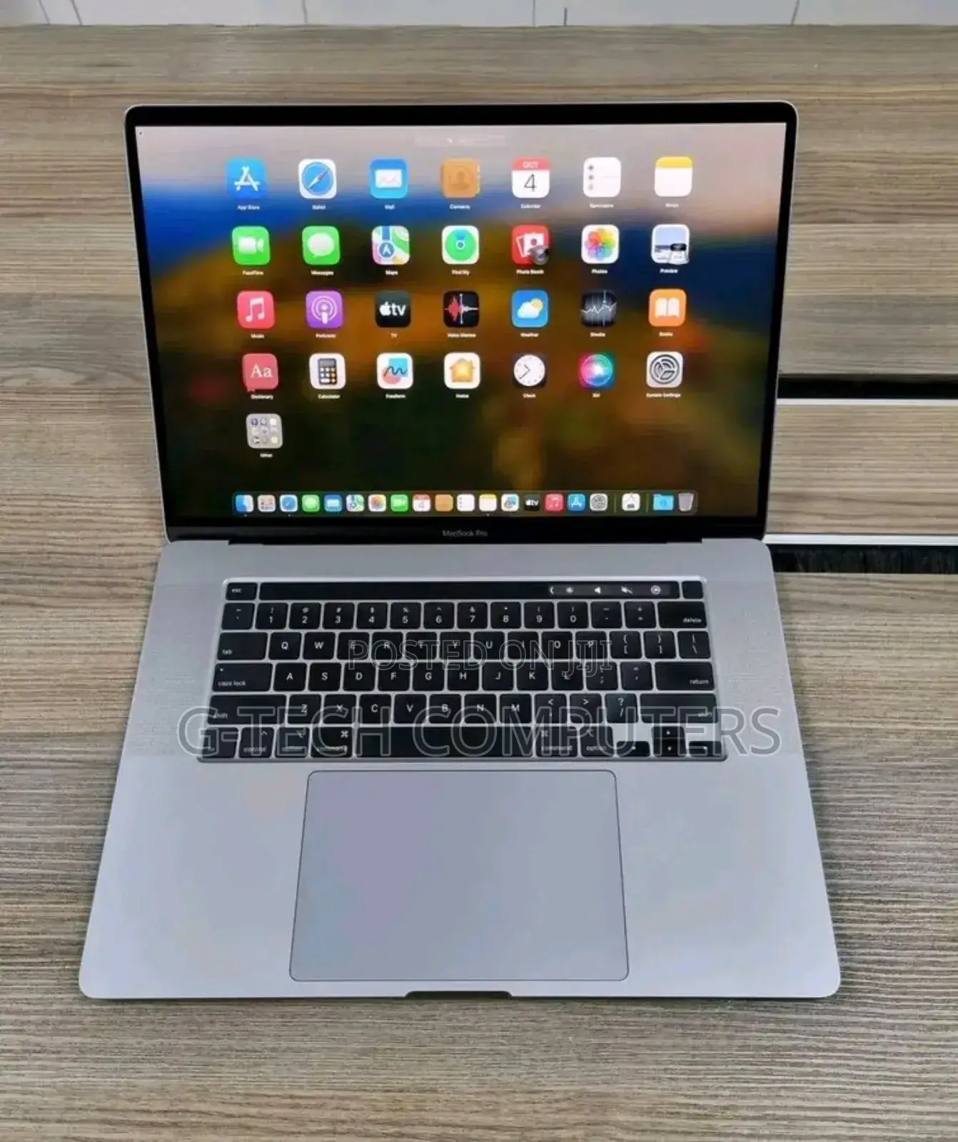 New Laptop Apple MacBook Pro 16GB Intel Core I9 SSD 1T