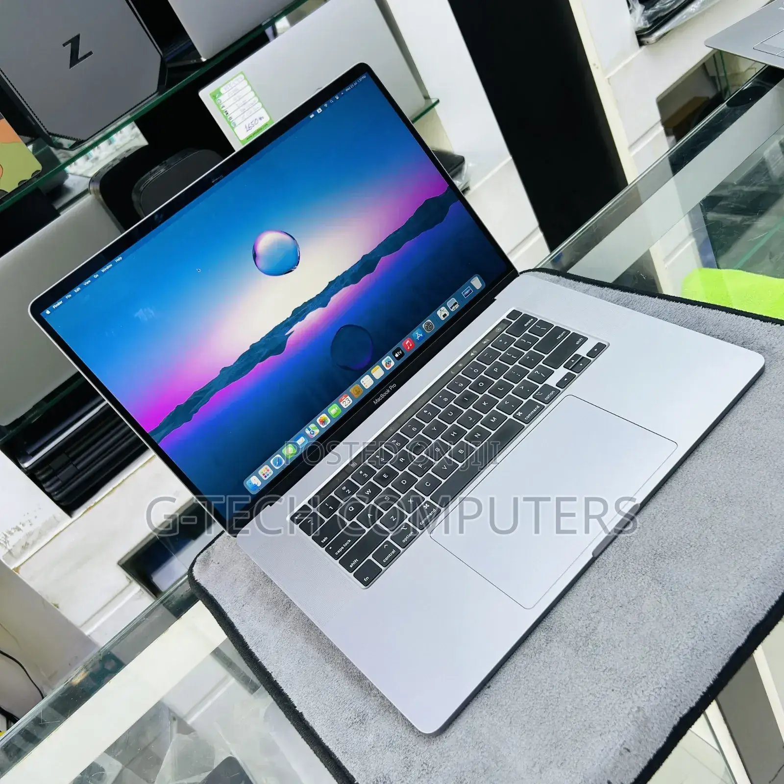 New Laptop Apple MacBook Pro 16GB Intel Core I9 SSD 1T
