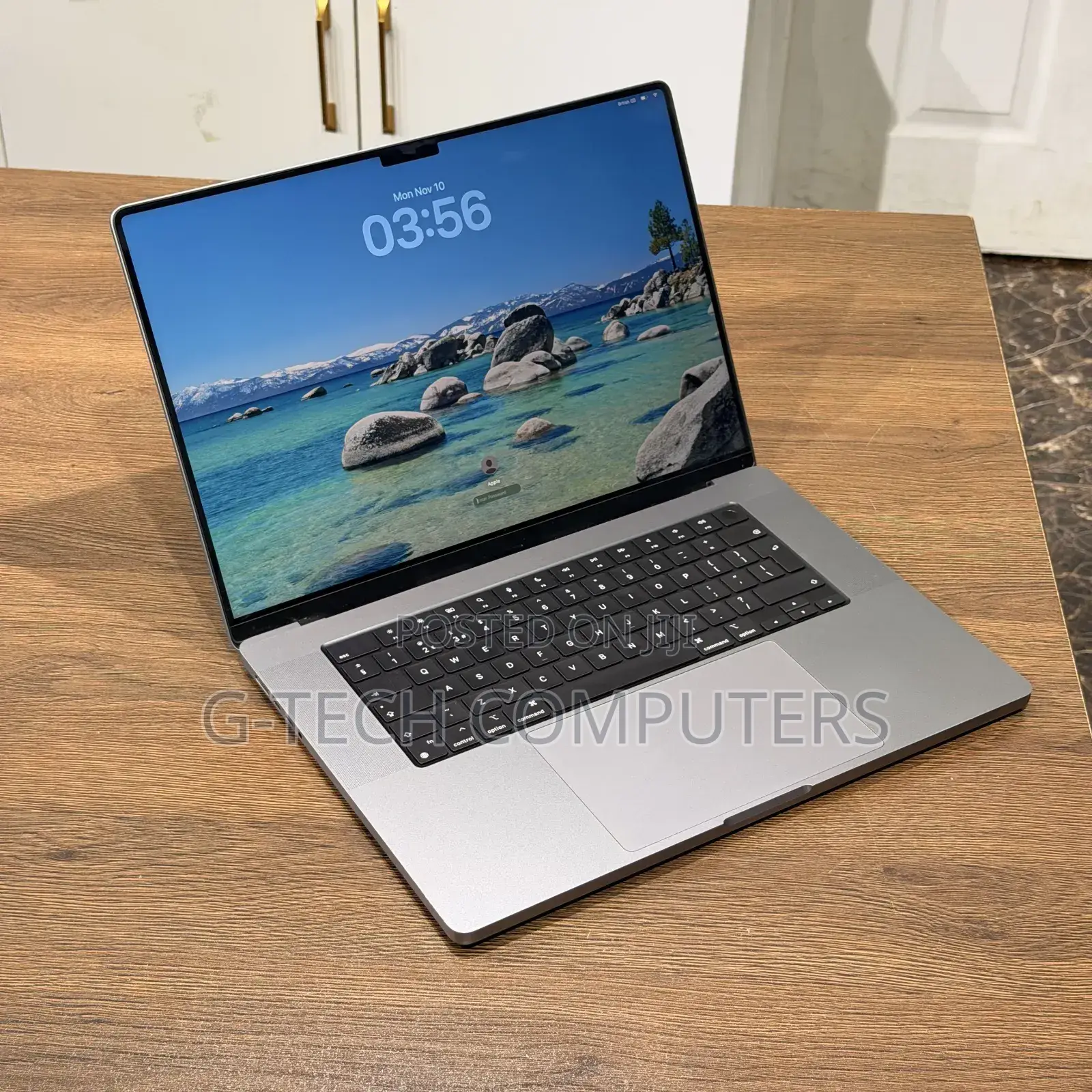 New Laptop Apple MacBook Pro M1 8GB Apple M1 SSD 512GB