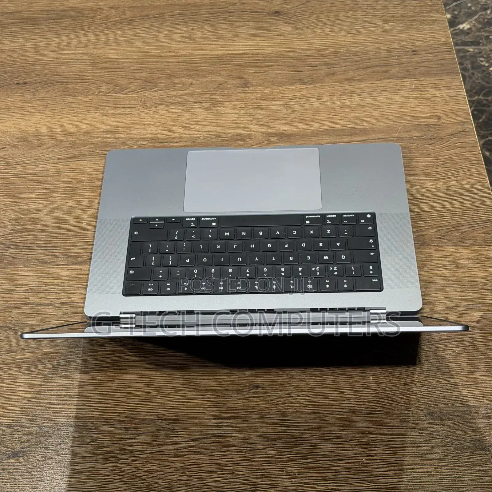 New Laptop Apple MacBook Pro M1 8GB Apple M1 SSD 512GB